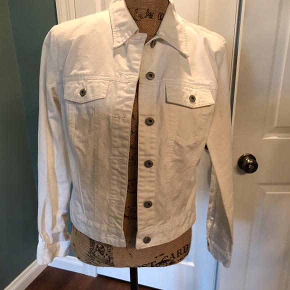 Jackets & Blazers - Gap White Denim Jacket. Size Medium